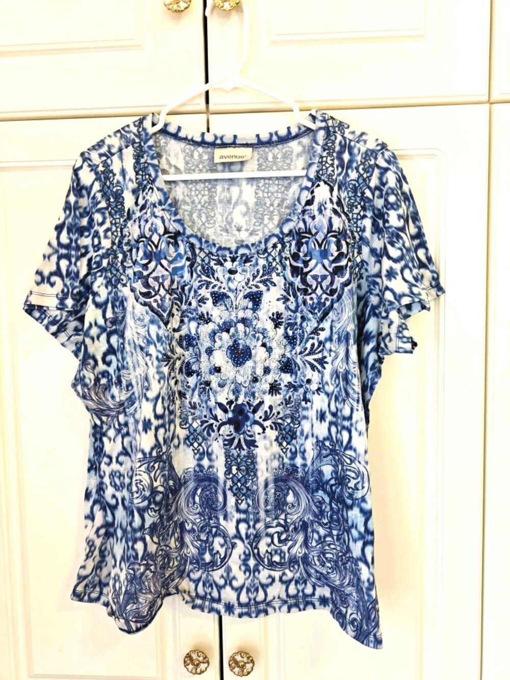 Avenue Blue/White Floral Top, Size 22/24